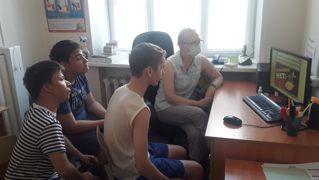 Беседа о вреде наркотиков в ГБУ РЦ г.Тверь