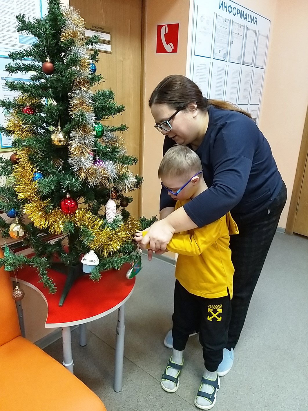 Изготовление новогодних игрушек в ГБУ РЦ Твери